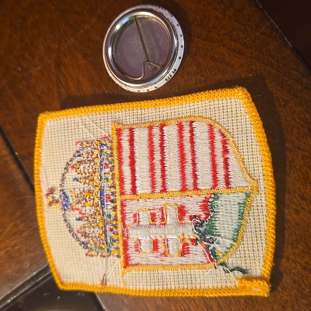 Bevo Hungarian Code Of Arms Shield Patch & Pin View 2